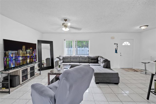 22315 SW 103rd Ave, Cutler Bay, FL 33190