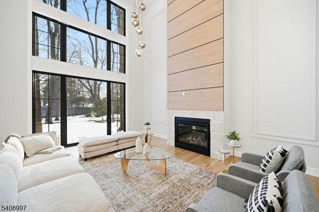 47 Afton Dr, Florham Park Boro, NJ 07932