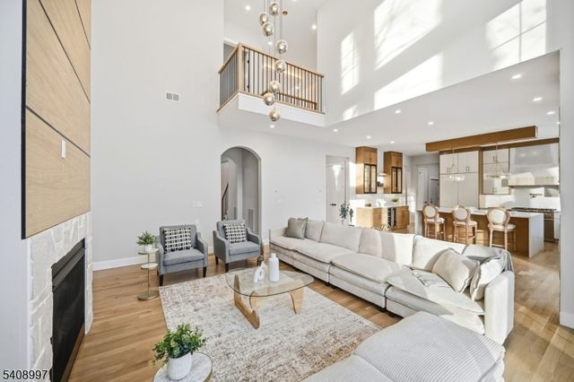 47 Afton Dr, Florham Park Boro, NJ 07932