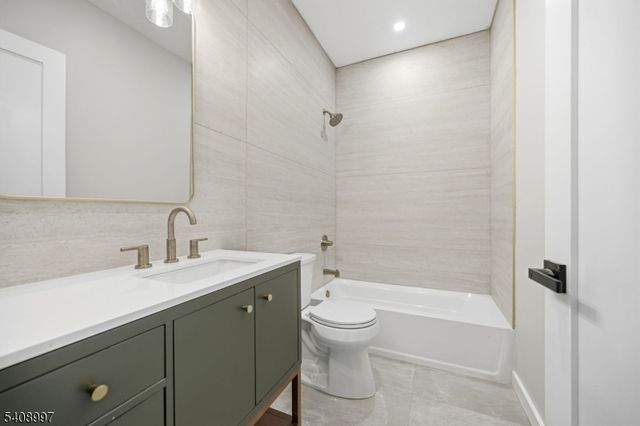 47 Afton Dr, Florham Park Boro, NJ 07932