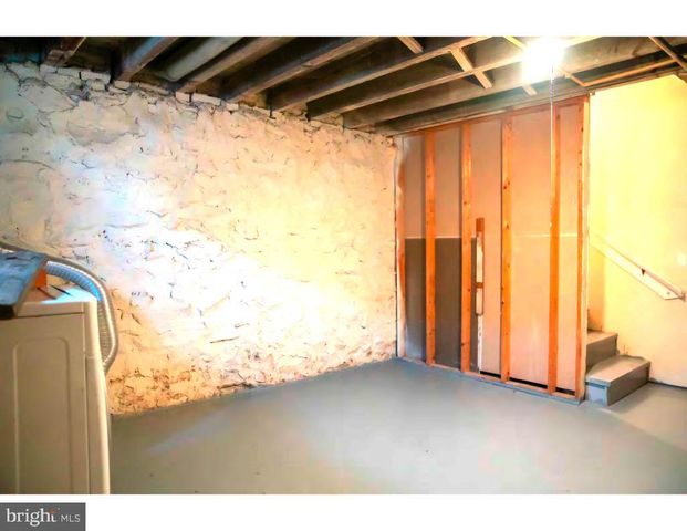 2406 LAURETTA AVE, Baltimore, MD 21223