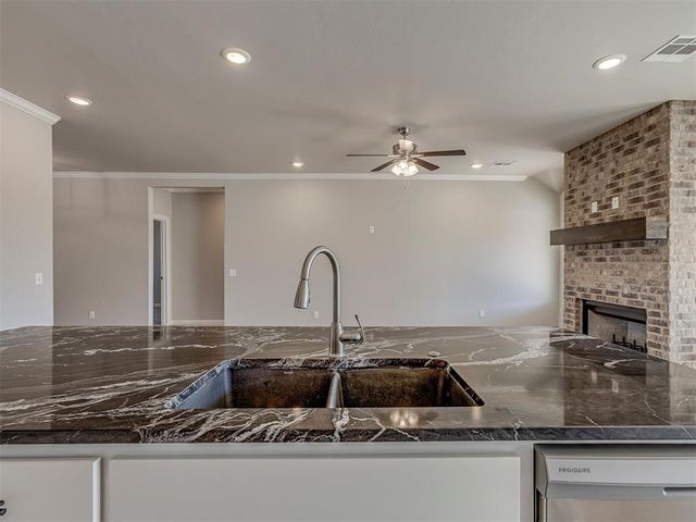 9757 Country Side Lane, Guthrie, OK 73044