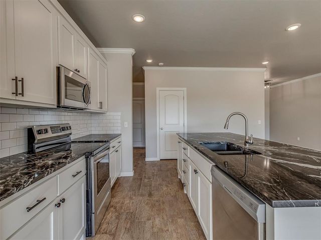 9757 Country Side Lane, Guthrie, OK 73044