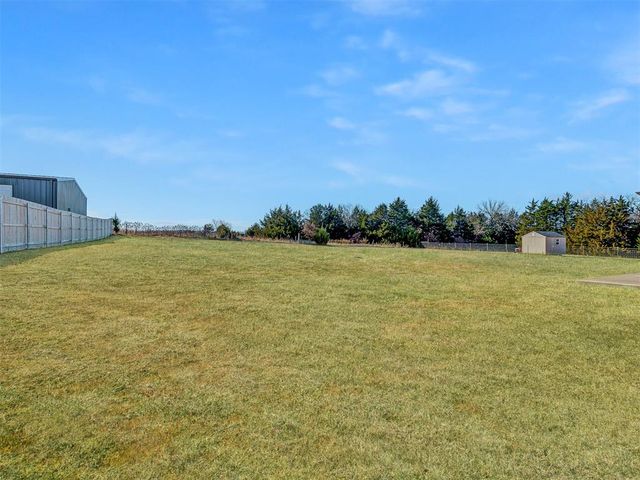 9757 Country Side Lane, Guthrie, OK 73044