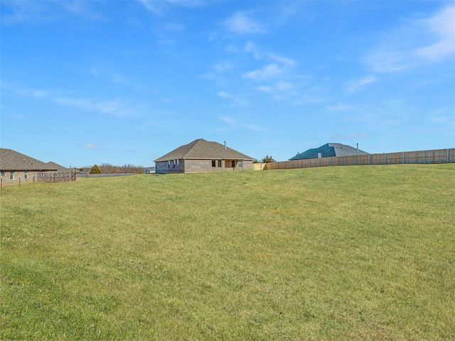 9757 Country Side Lane, Guthrie, OK 73044