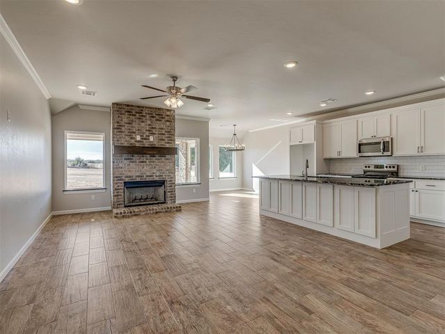 9757 Country Side Lane, Guthrie, OK 73044