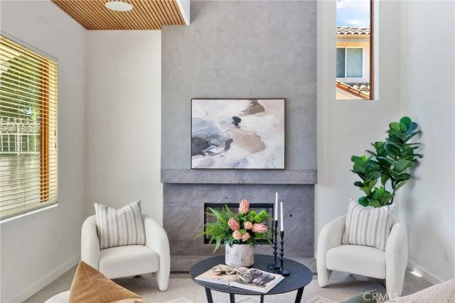 12123 Iowa, Los Angeles, CA 90025