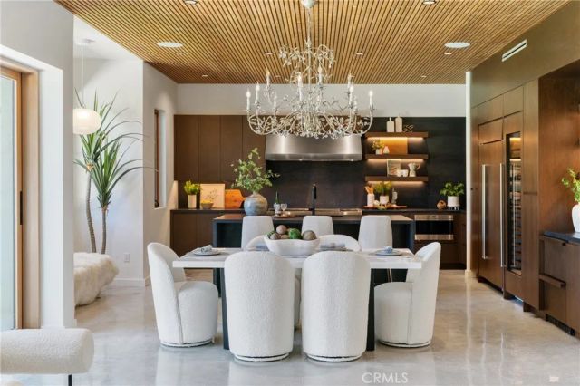 12123 Iowa, Los Angeles, CA 90025