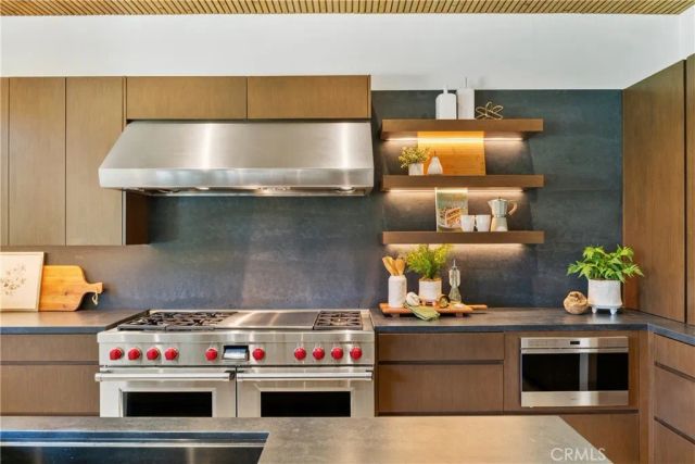 12123 Iowa, Los Angeles, CA 90025