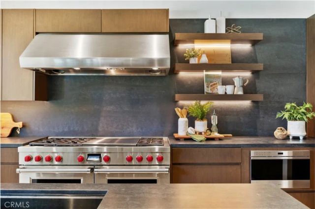 12123 Iowa, Los Angeles, CA 90025