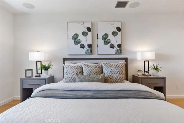 12123 Iowa, Los Angeles, CA 90025