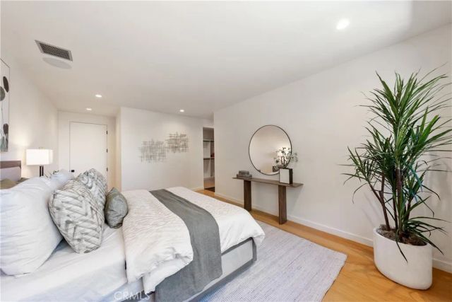 12123 Iowa, Los Angeles, CA 90025