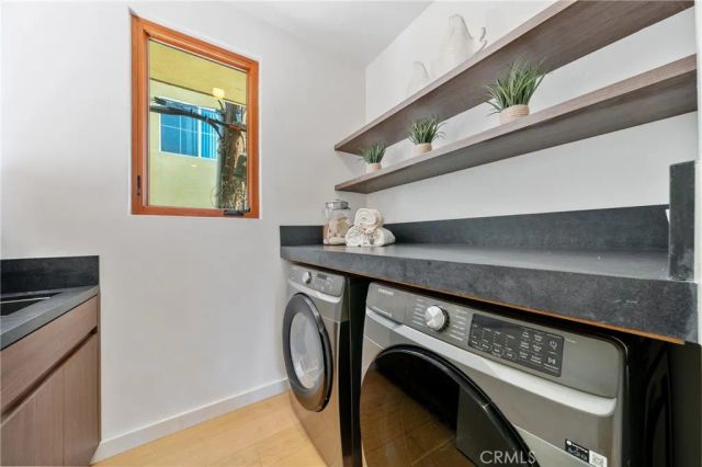 12123 Iowa, Los Angeles, CA 90025