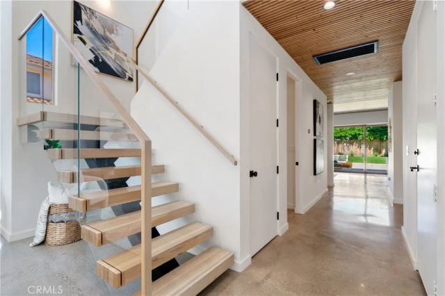 12123 Iowa, Los Angeles, CA 90025