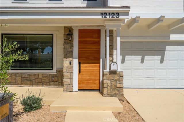 12123 Iowa, Los Angeles, CA 90025