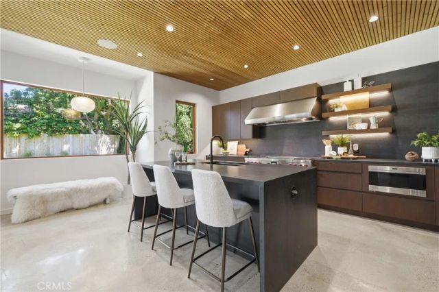 12123 Iowa, Los Angeles, CA 90025