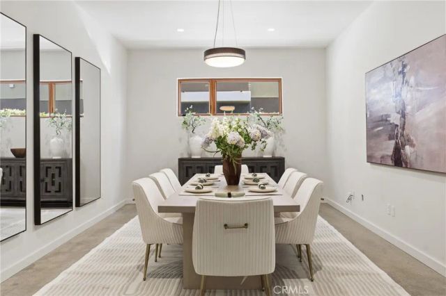 12123 Iowa, Los Angeles, CA 90025