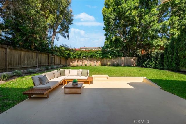 12123 Iowa, Los Angeles, CA 90025