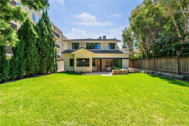 12123 Iowa, Los Angeles, CA 90025