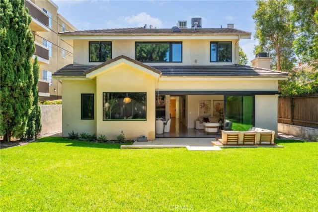 12123 Iowa, Los Angeles, CA 90025