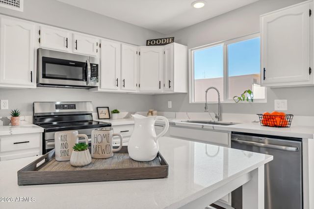 18415 N 33RD Avenue, Phoenix, AZ 85053