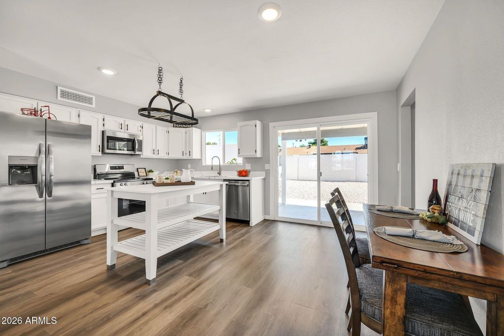 18415 N 33RD Avenue, Phoenix, AZ 85053