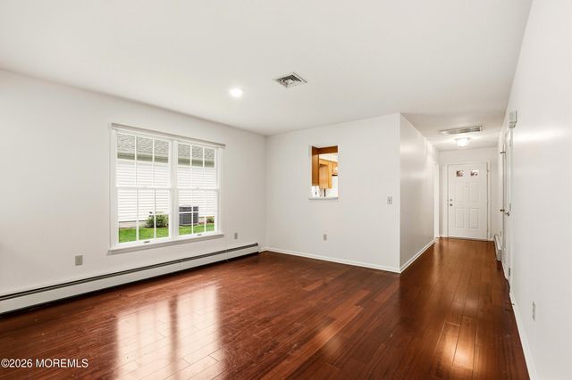 1925 Kwansan Court, Toms River, NJ 08755