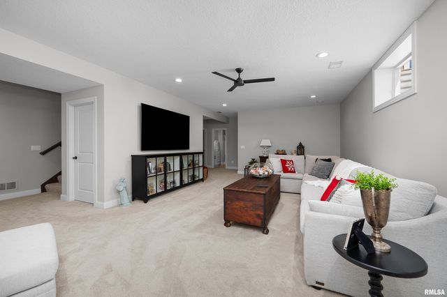 4345 PRESTWICK Court, Bettendorf, IA 52722