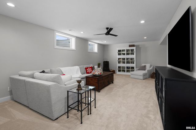 4345 PRESTWICK Court, Bettendorf, IA 52722