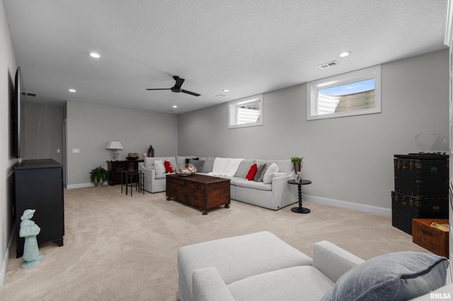 4345 PRESTWICK Court, Bettendorf, IA 52722