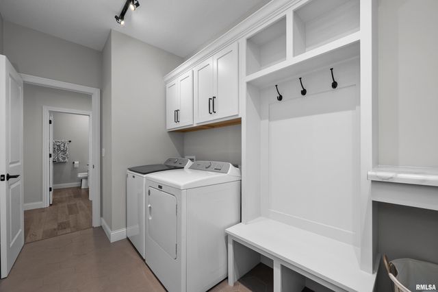 4345 PRESTWICK Court, Bettendorf, IA 52722