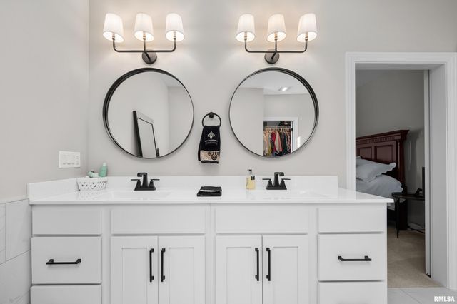 4345 PRESTWICK Court, Bettendorf, IA 52722