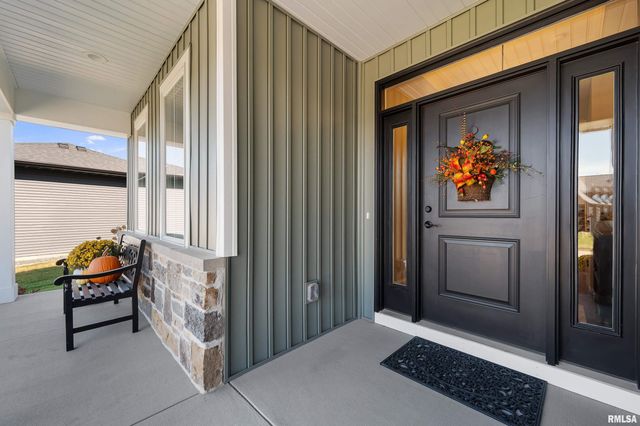 4345 PRESTWICK Court, Bettendorf, IA 52722