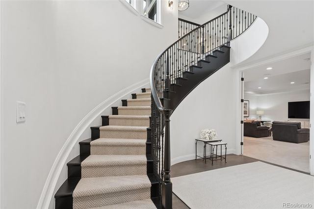 12 Sommerset Circle, Greenwood Village, CO 80111