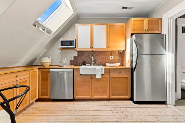 164 Boston St 3, Boston, MA 02125