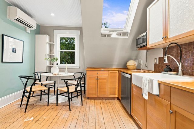 164 Boston St 3, Boston, MA 02125