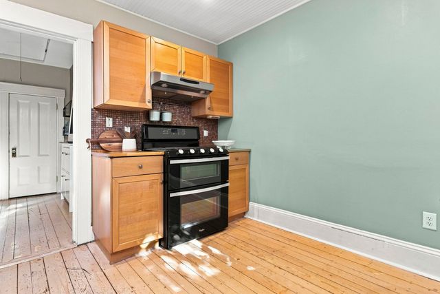 164 Boston St 3, Boston, MA 02125