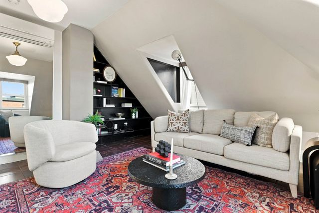164 Boston St 3, Boston, MA 02125