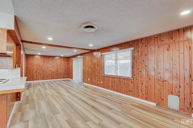 6212 Friant Drive, Bakersfield, CA 93309