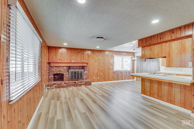 6212 Friant Drive, Bakersfield, CA 93309