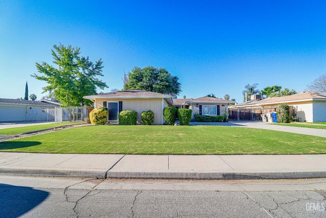 6212 Friant Drive, Bakersfield, CA 93309
