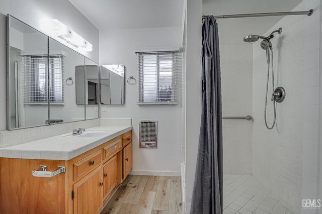 6212 Friant Drive, Bakersfield, CA 93309