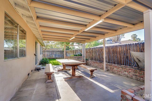 6212 Friant Drive, Bakersfield, CA 93309