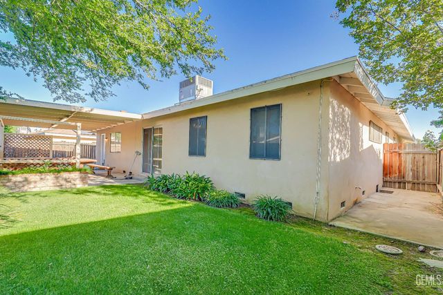 6212 Friant Drive, Bakersfield, CA 93309