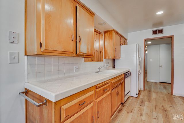 6212 Friant Drive, Bakersfield, CA 93309