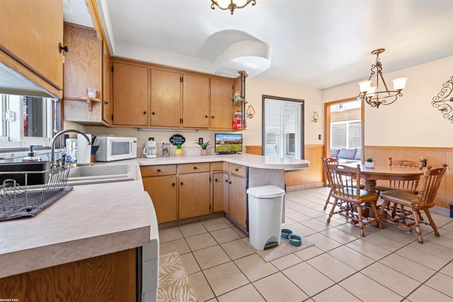 25920 Little Mack Avenue, Saint Clair Shores, MI 48081