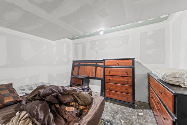 25920 Little Mack Avenue, Saint Clair Shores, MI 48081