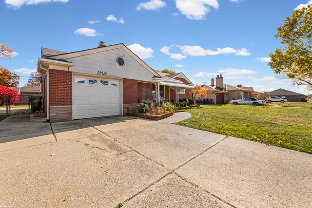 25920 Little Mack Avenue, Saint Clair Shores, MI 48081