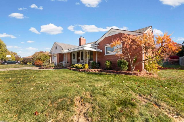 25920 Little Mack Avenue, Saint Clair Shores, MI 48081