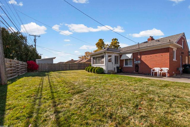 25920 Little Mack Avenue, Saint Clair Shores, MI 48081